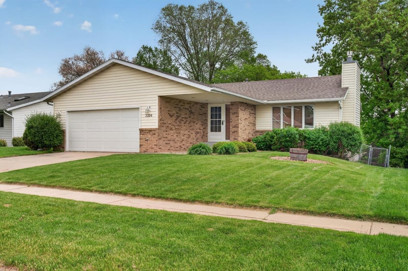 3324 Geselle Ln NW, Rochester, MN 55901