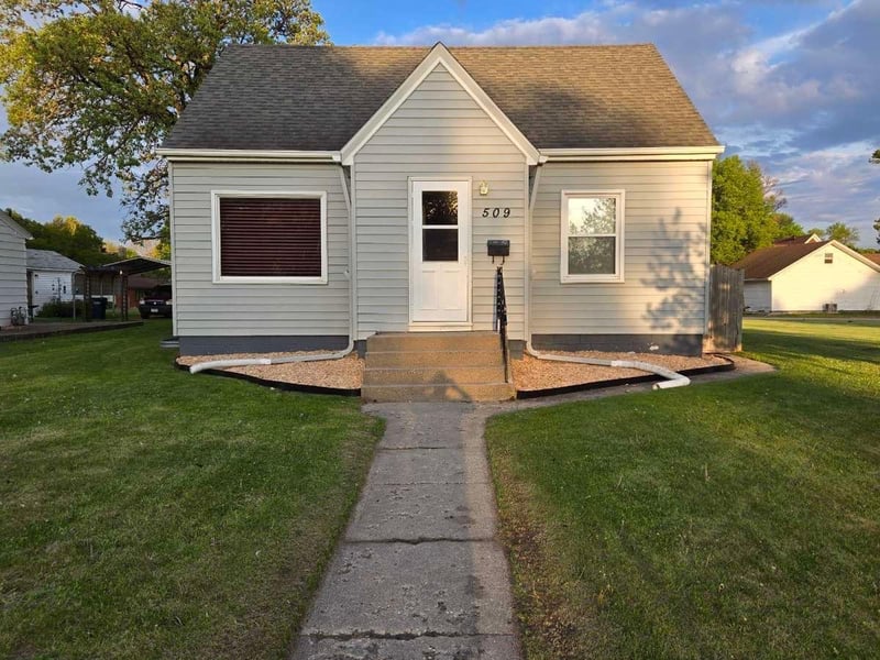 509 17th St S, Benson, MN 56215