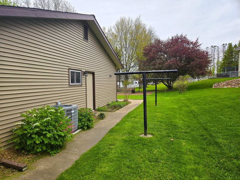 910 Mission Dr, Rice Lake, WI 54868