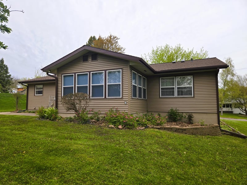 910 Mission Dr, Rice Lake, WI 54868