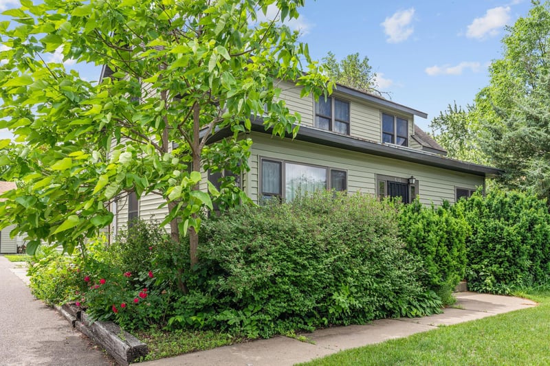 636 School St, Anoka, MN 55303