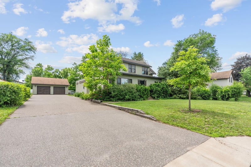 636 School St, Anoka, MN 55303