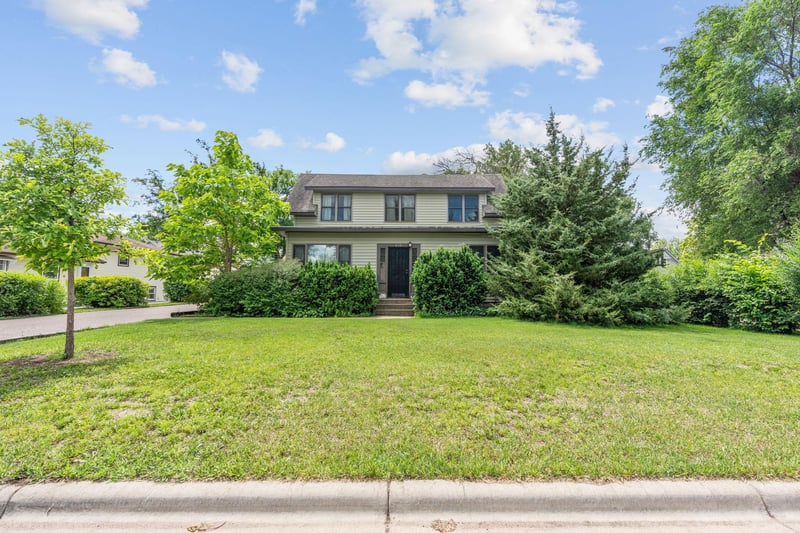 636 School St, Anoka, MN 55303