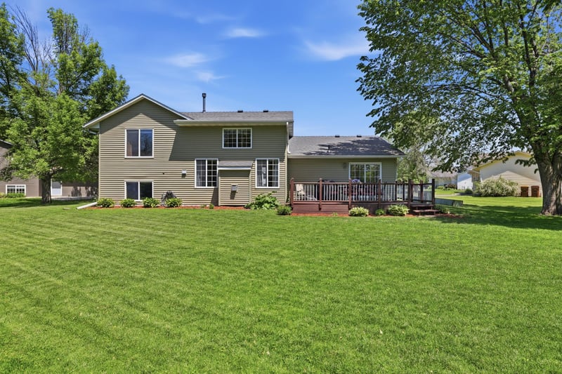 971 Lacy Ct, Belle Plaine, MN 56011