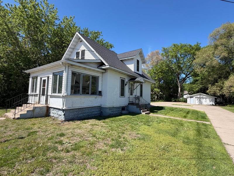 313 E Broadway St, Monticello, MN 55362