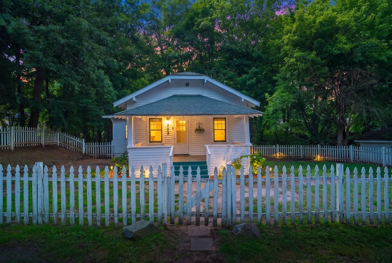 355 West St, Taylors Falls, MN 55084
