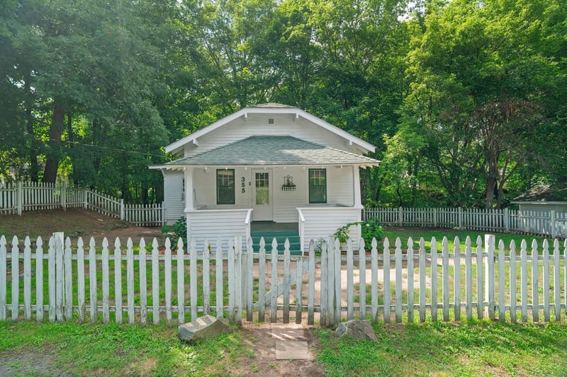 355 West St, Taylors Falls, MN 55084