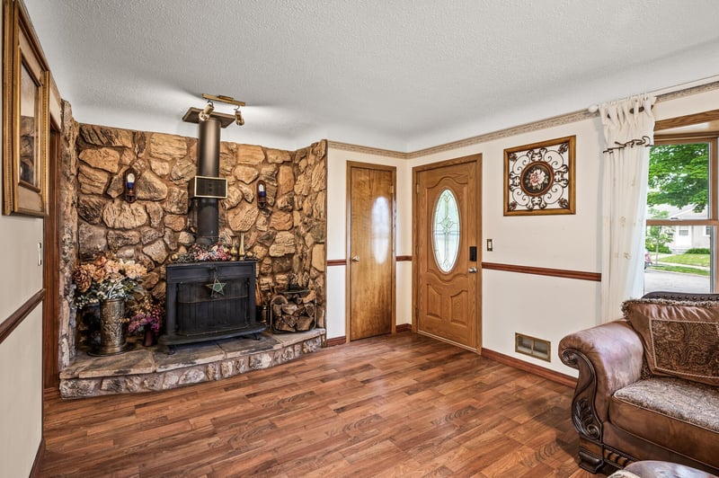 2233 Fremont Ave E, Saint Paul, MN 55119