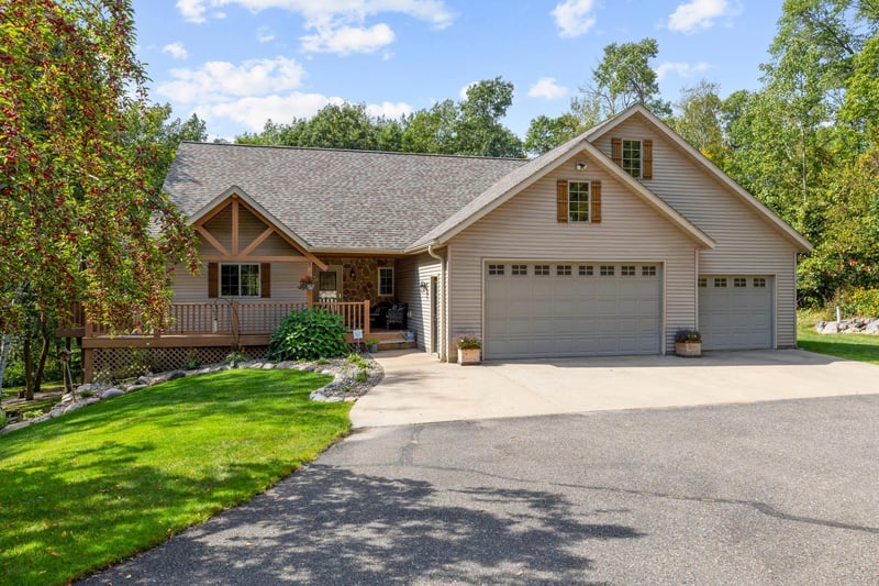 29683 Percheron Dr, Pequot Lakes, MN 56472