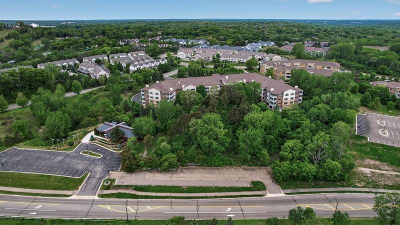 15080 Buck Hill Rd, Burnsville, MN 55306
