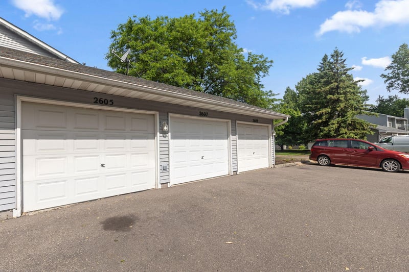2607 Innsbruck Trl #2607, New Brighton, MN 55112