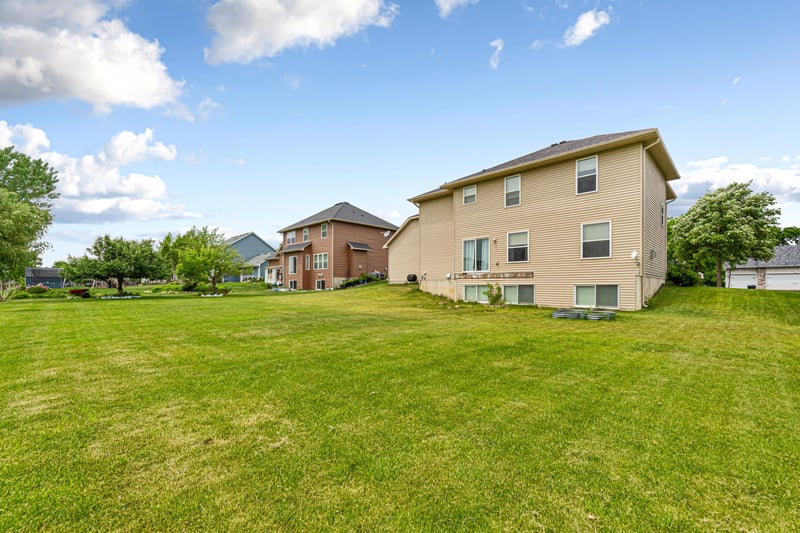 1419 Bluff St, Dundas, MN 55019