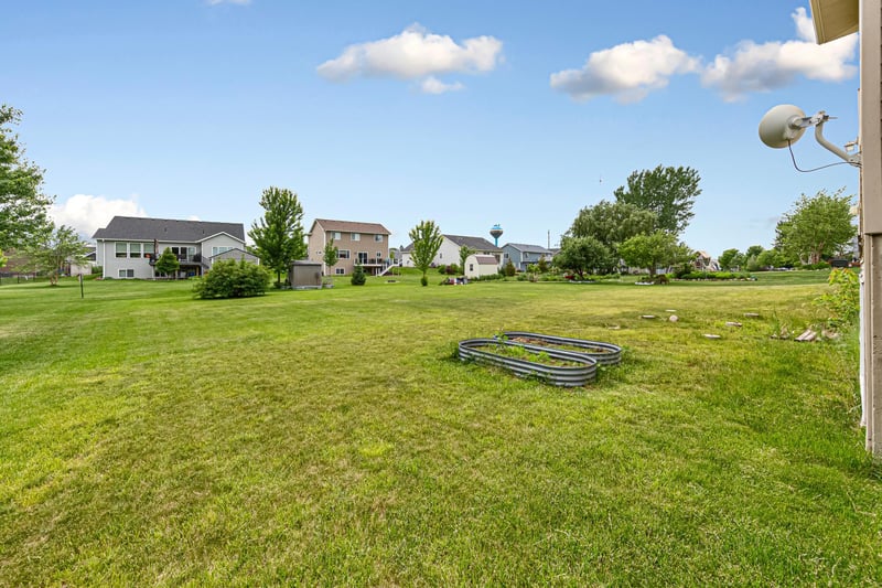 1419 Bluff St, Dundas, MN 55019