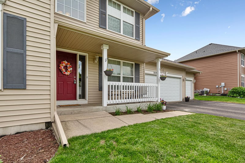 1419 Bluff St, Dundas, MN 55019
