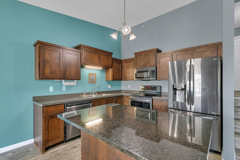8587 Gateway Cir, Monticello, MN 55362