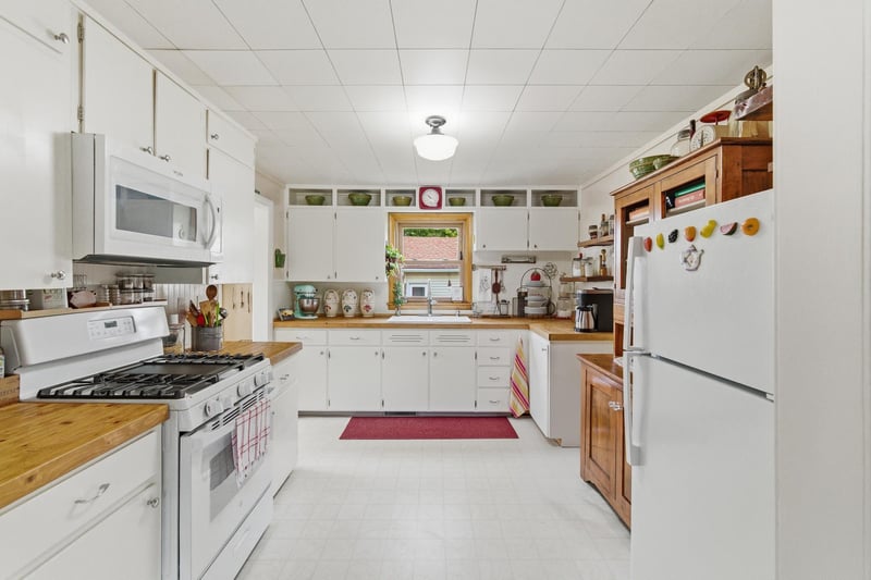 428 N Gorman St, Blue Earth, MN 56013
