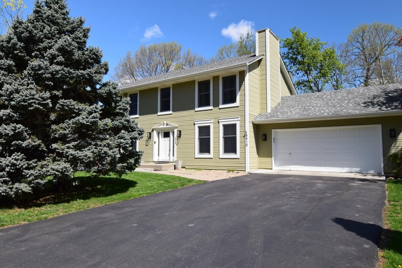 5410 S Park Dr, Savage, MN 55378