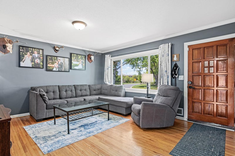 104 8th Ave NE, Forest Lake, MN 55025