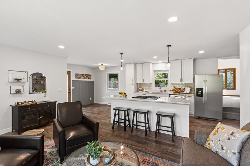 305 Trilane Cir, Norwood Young America, MN 55397