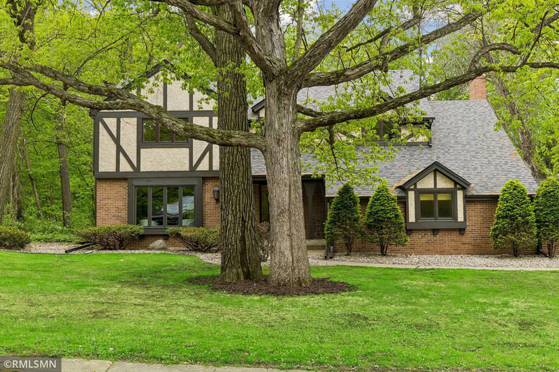 905 Windemere Curve, Plymouth, MN 55441
