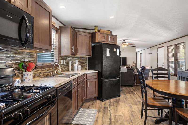 40196 Tomahawk Dr, Wahkon, MN 56386
