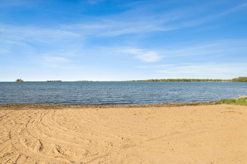 40196 Tomahawk Dr, Wahkon, MN 56386