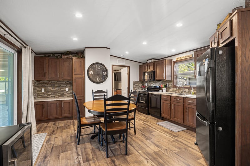 40196 Tomahawk Dr, Wahkon, MN 56386