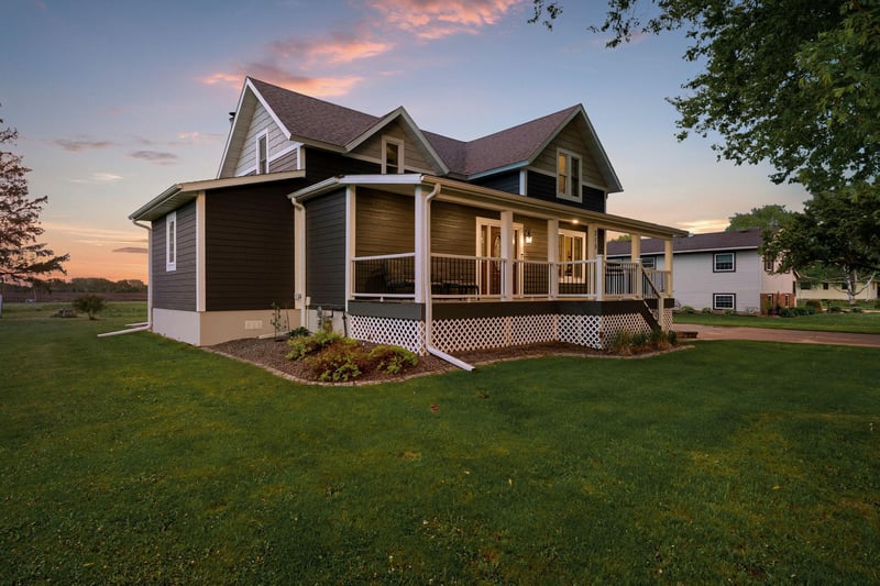 215 5th Ave NE, Blooming Prairie, MN 55917