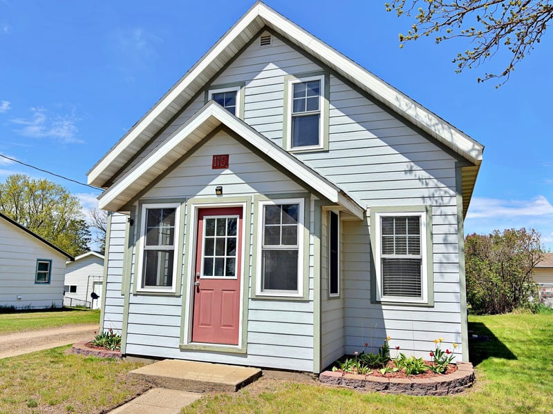 115 Main St NW, Menahga, MN 56464