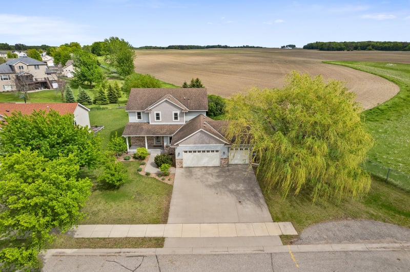 1141 Jasmine Ln, Jordan, MN 55352