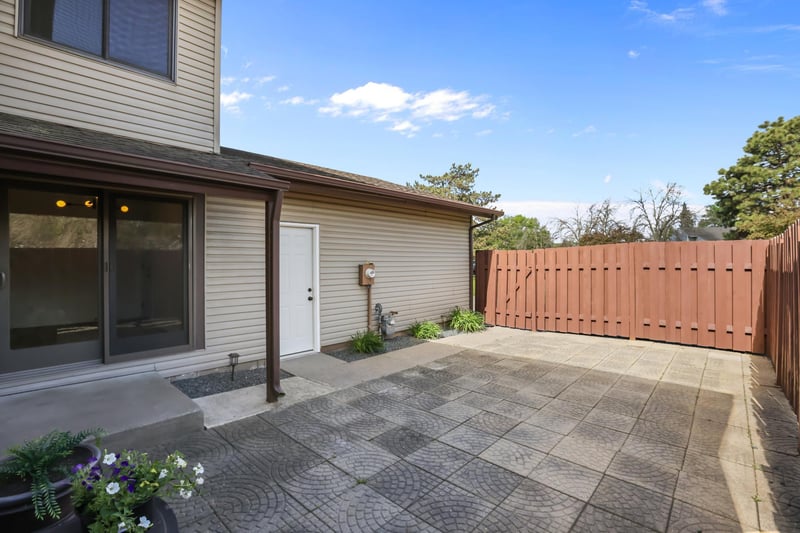 7859 Dunmore Rd, Woodbury, MN 55125