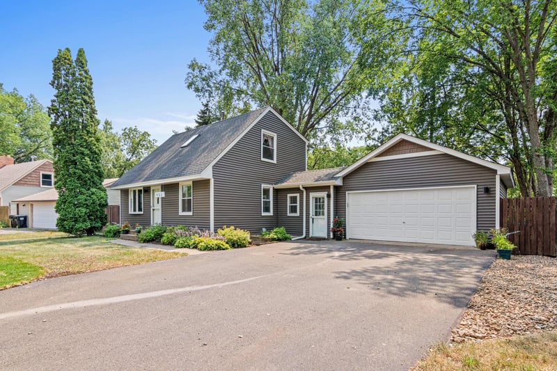 452 109th Ave NW, Coon Rapids, MN 55448