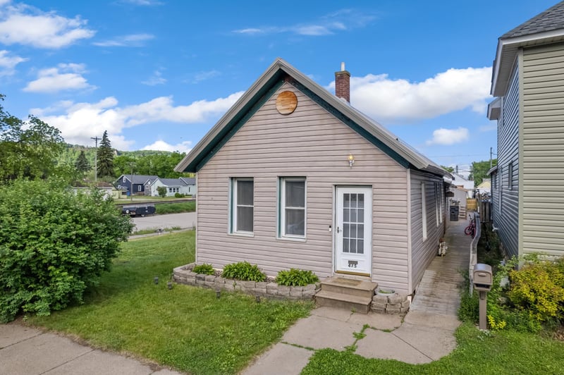 475 Chatfield St, Winona, MN 55987