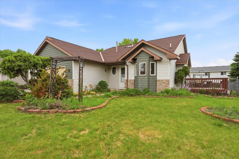 7208 90th Trl N, Brooklyn Park, MN 55445