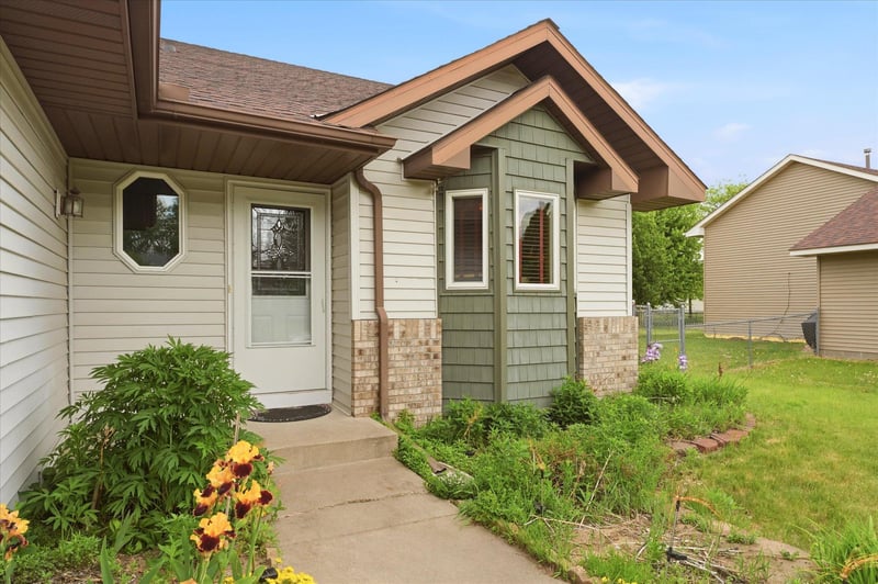 7208 90th Trl N, Brooklyn Park, MN 55445