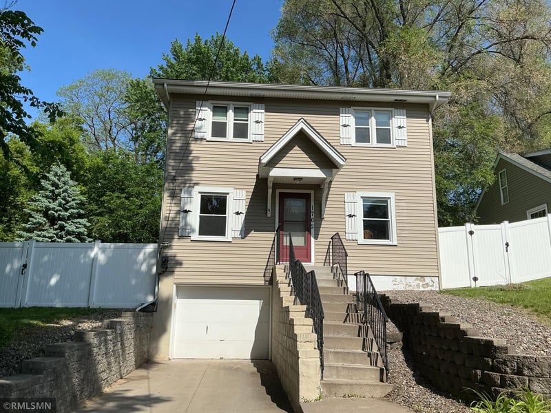 1762 Edgerton St, Maplewood, MN 55117
