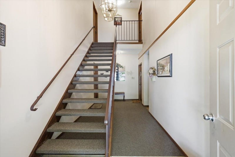 4342 Buckingham Ct #1605, Vadnais Heights, MN 55127