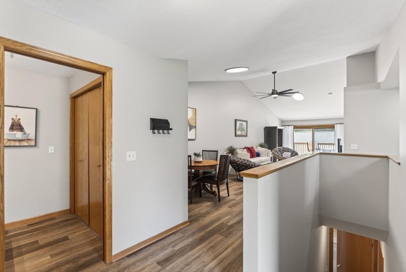 833 White Oak Ct, New Brighton, MN 55112