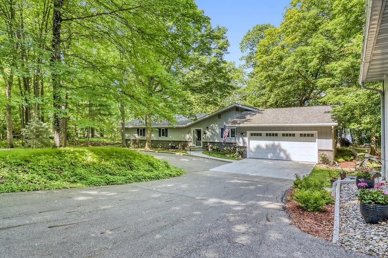 14296 E Fox Lake Rd, Detroit Lakes, MN 56501