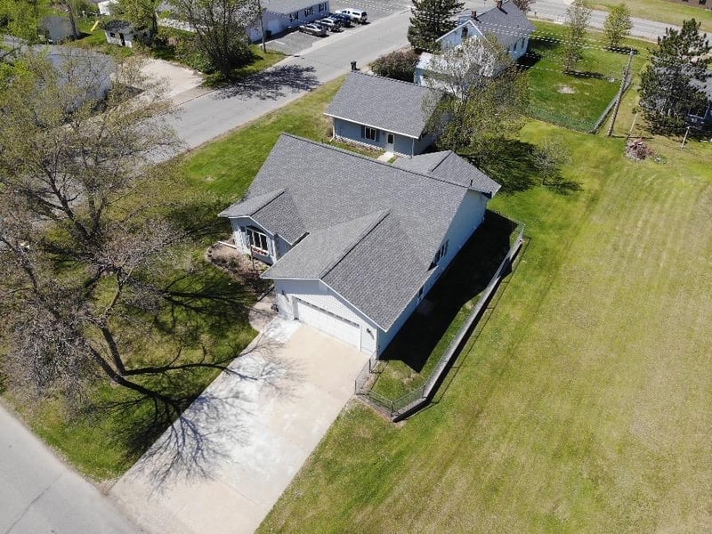 901 5th St NE, Staples, MN 56479