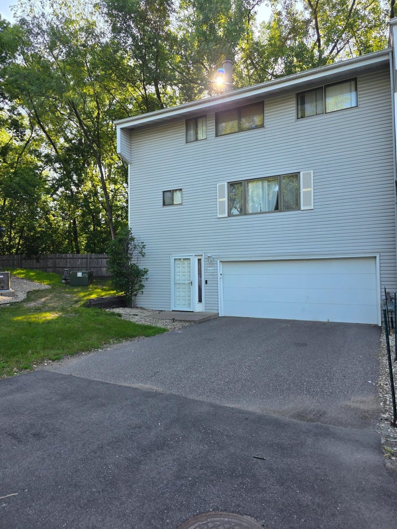 6638 Camden Dr, Brooklyn Center, MN 55430