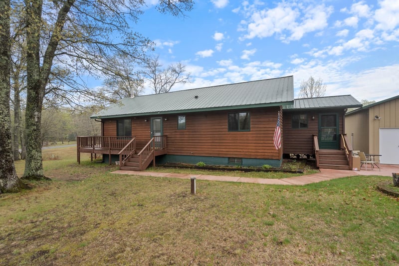 11781 Oakhill Dr, Solon Springs, WI 54873