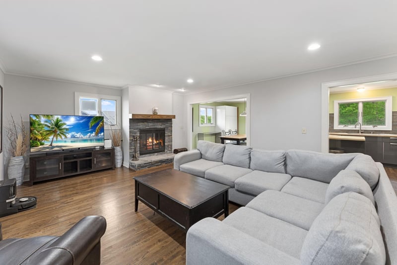 3206 Warner Ln, Mound, MN 55364
