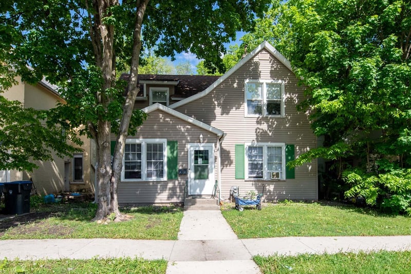 112 S 5th St, Mankato, MN 56001