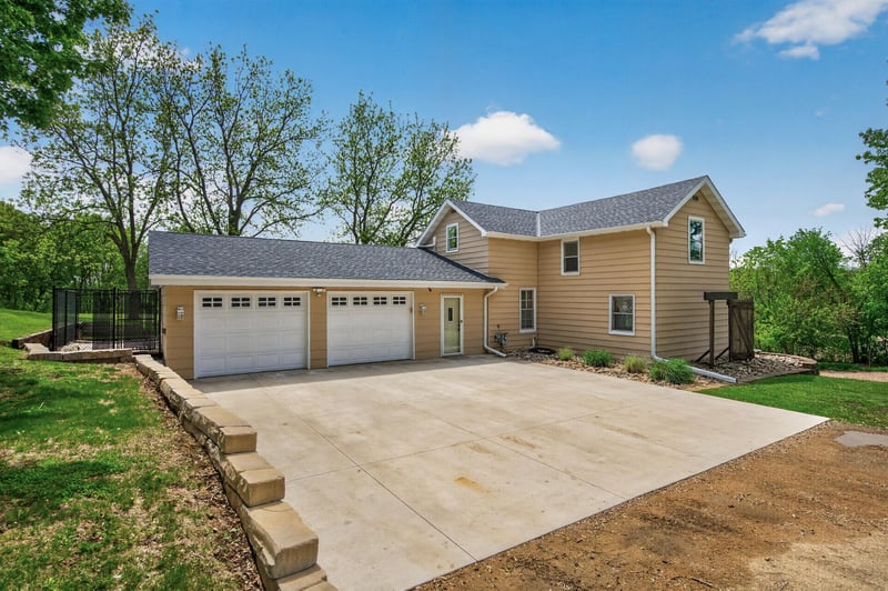 109 Lydia Rd, Jordan, MN 55352