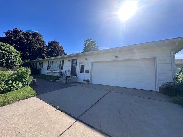 207 N Pine St, Caledonia, MN 55921