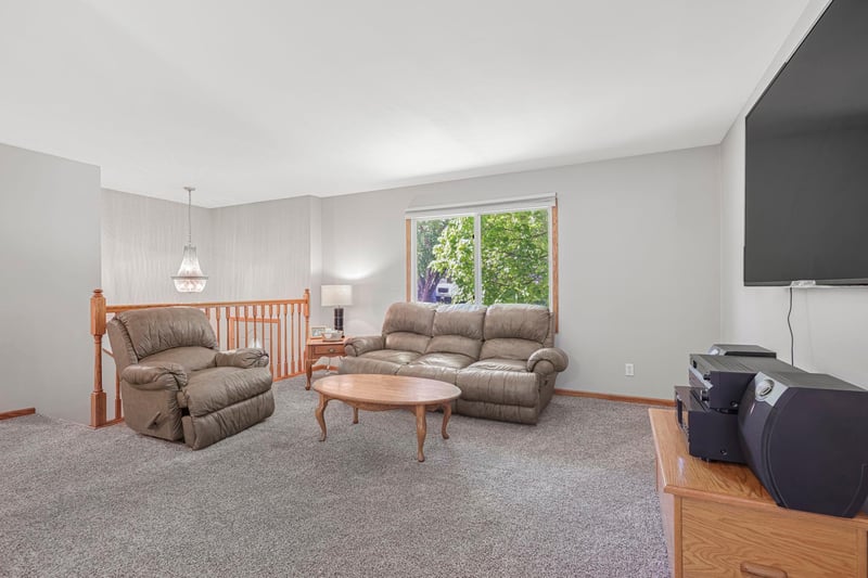 286 Frankland St, Mahtomedi, MN 55115