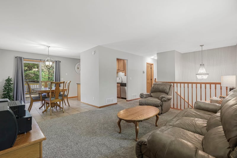 286 Frankland St, Mahtomedi, MN 55115