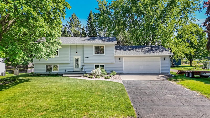 286 Frankland St, Mahtomedi, MN 55115