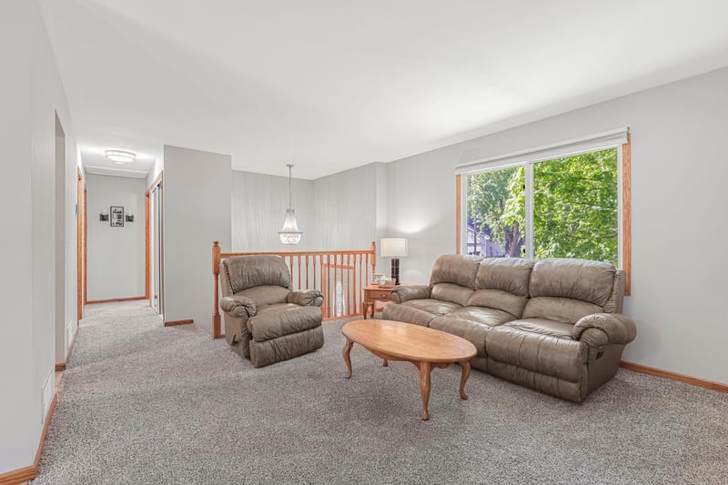 286 Frankland St, Mahtomedi, MN 55115